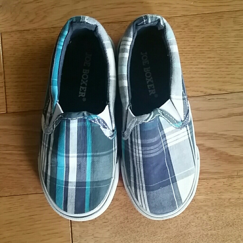 Joe Boxer slip-on shoes